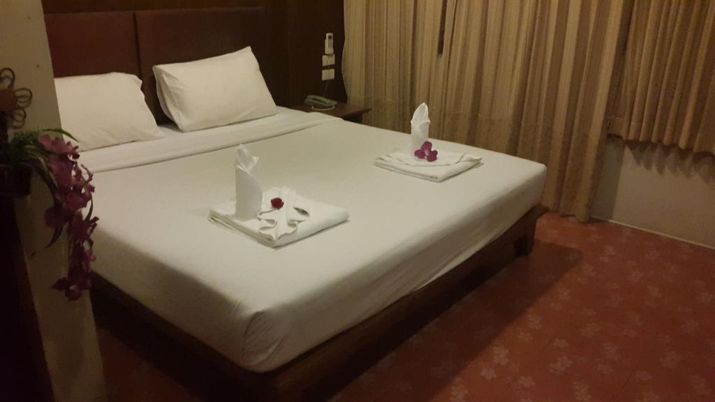 Good Nice 2 Guesthouse Patong Exterior foto
